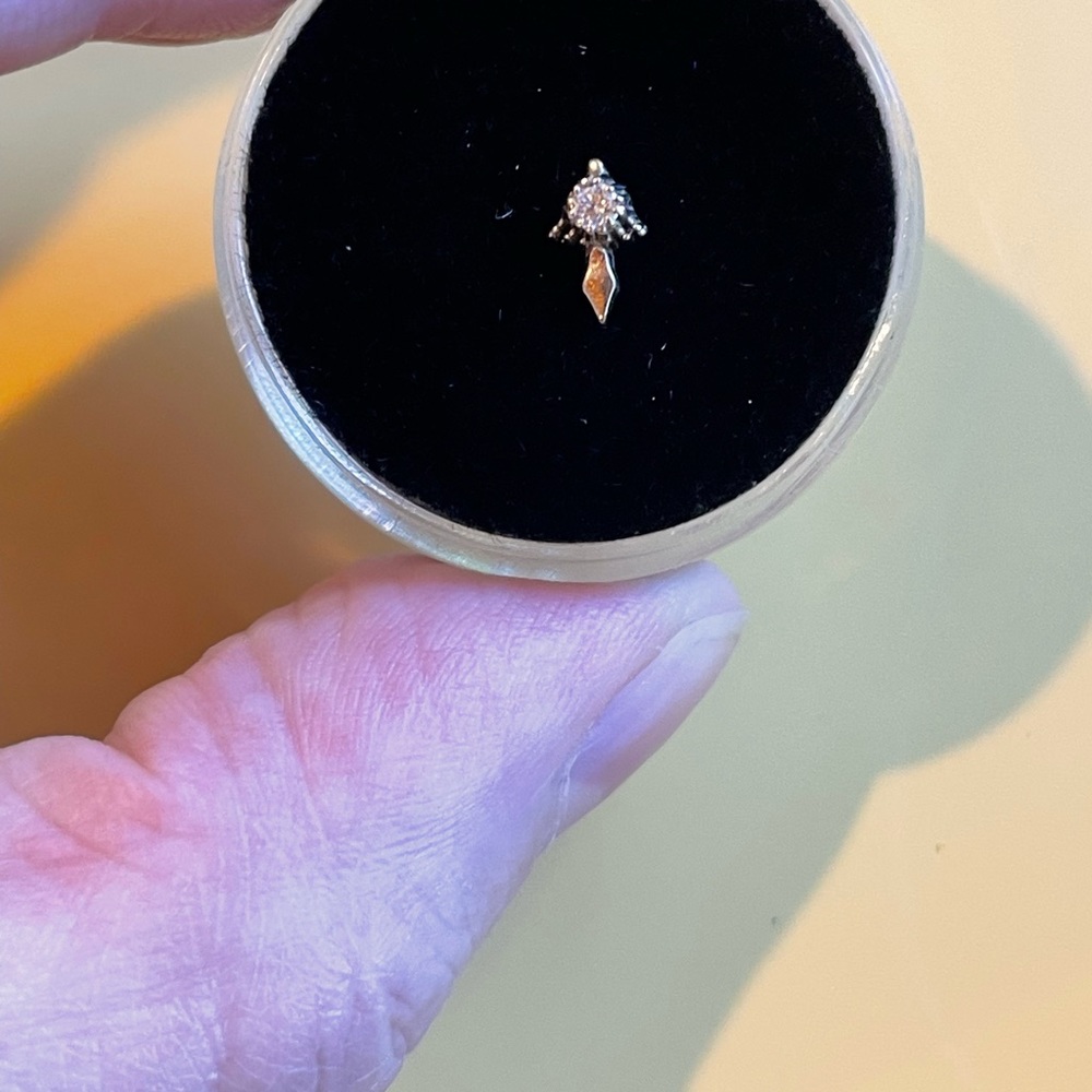 Sacred Symbols 14K White Gold and Diamond Kite Threadless End (Press Fit)